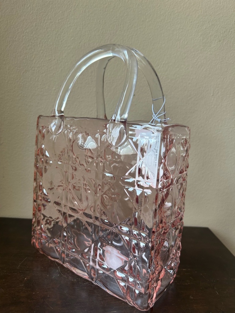 Cupcakes & Cashmere Glass Vase Pink Lady Handbag Quilted Design New - Picture 3 of 4